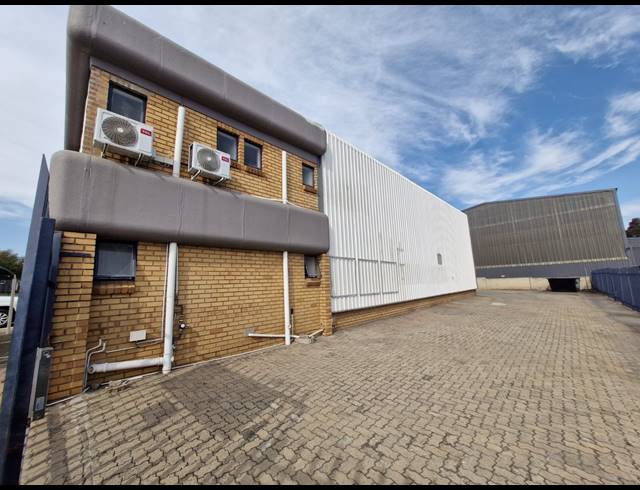 257M² FACTORY TO LET IN JET PARK